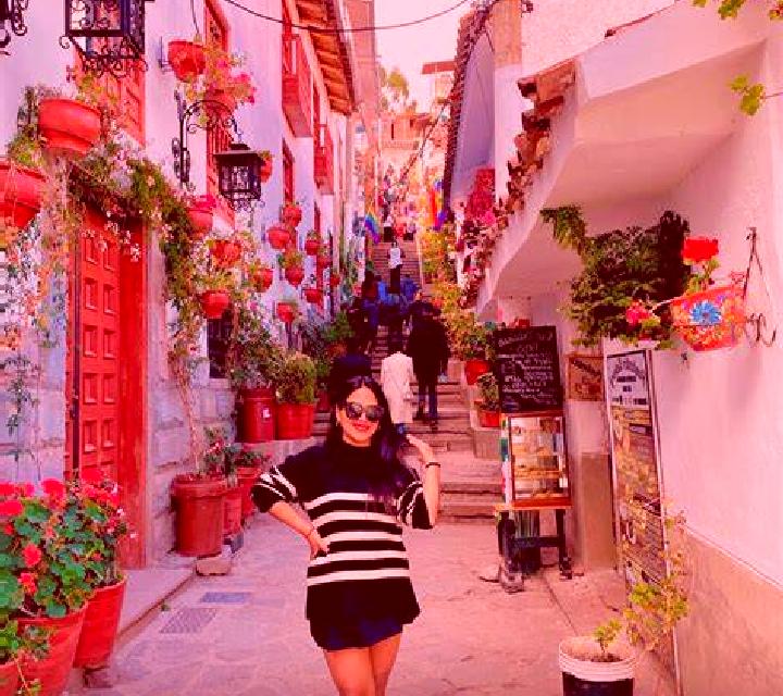 Camila Santa Cruz escort