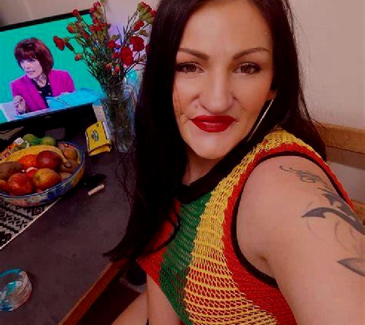 Katarina Chaiten escort