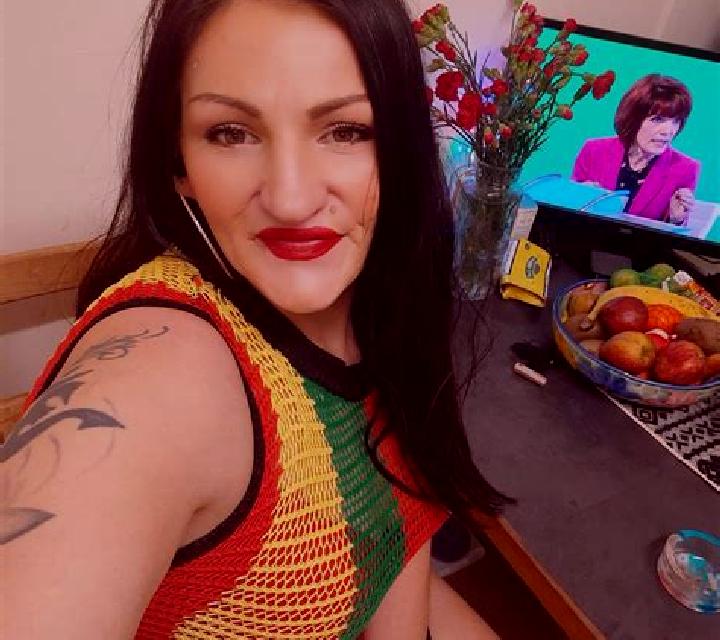 Katarina Yungay escort