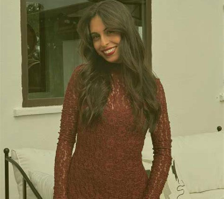 Lola 3 Angol escort