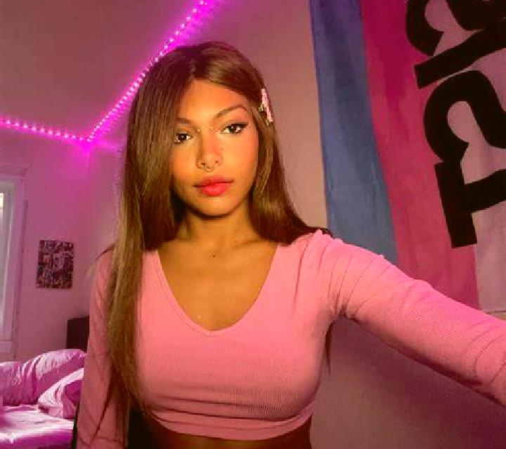 Lola Putre escort