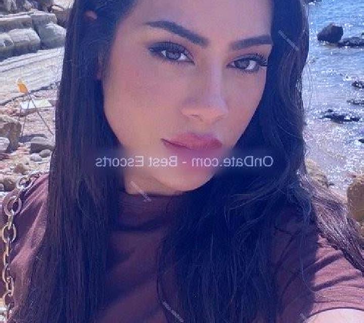 Malena Santiago escort